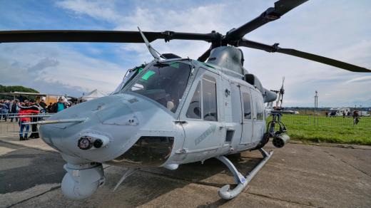 UH-1Y Venom. Česká republika z USA kupuje osm víceúčelových vrtulníků UH-1Y Venom a čtyři bitevní AH-1Z Viper