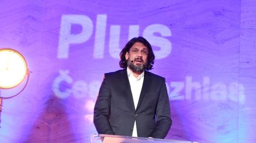 Tamás Deutsch, spoluzakladatel  hnutí Fidesz na konferenci ke 30 letům svobody.