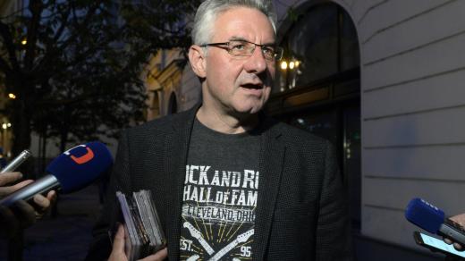 Lídr kandidátky ODS Jan Zahradil dorazil do volebního štábu ODS.